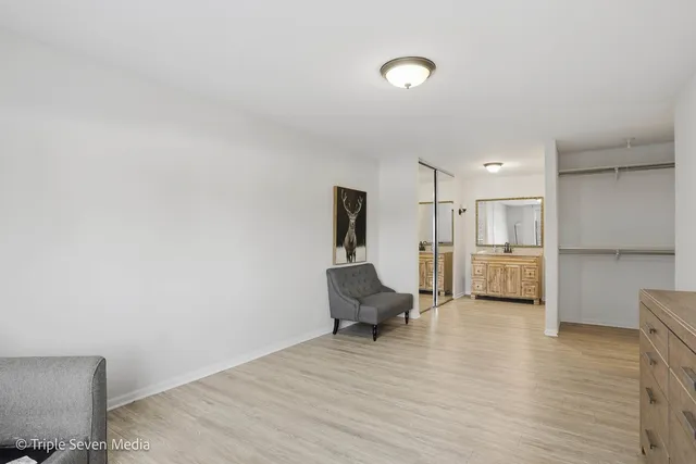 $254,900 | 440 Raintree Court, Unit 1G, Glen Ellyn, IL 60137