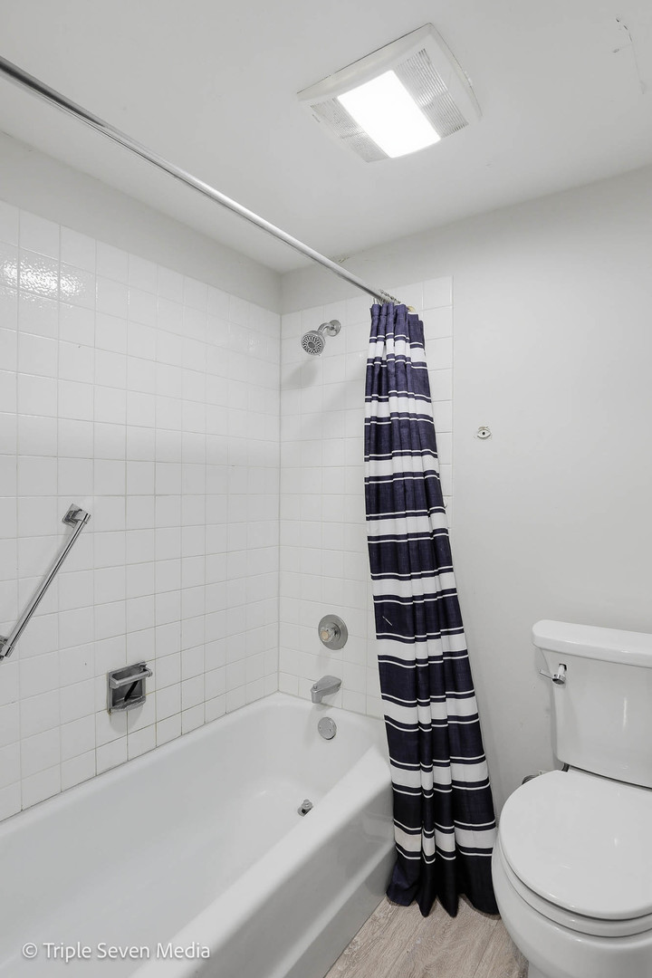 440 Raintree Court, Unit 1G Glen Ellyn, IL 60137 - Photo 22 of 27