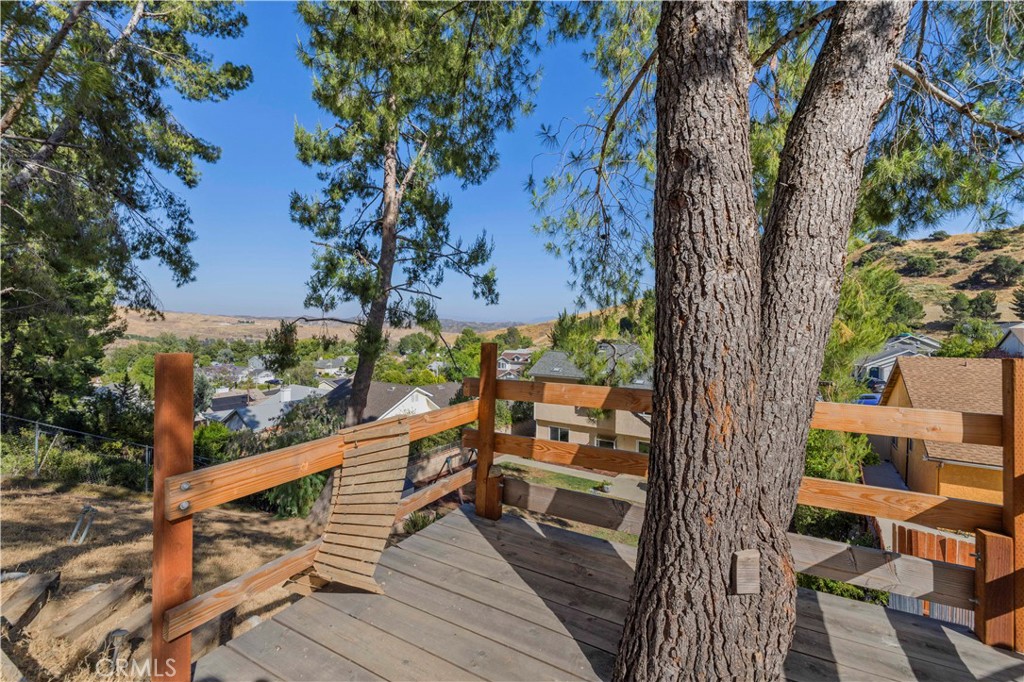 28235 Royal Road Castaic, CA 91384 - Photo 33 of 37