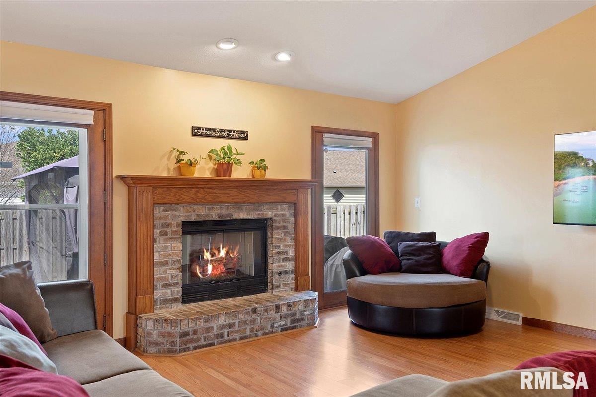 1401 Boxwood Court Springfield, IL 62712 - Photo 9 of 32