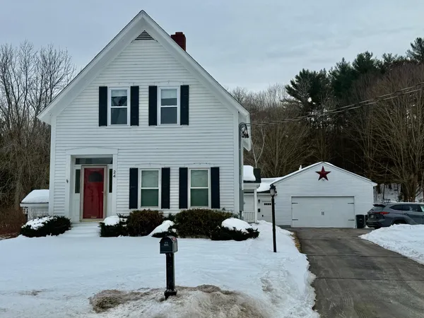 $2,500 | 24 Main Street, Hooksett, NH 03106