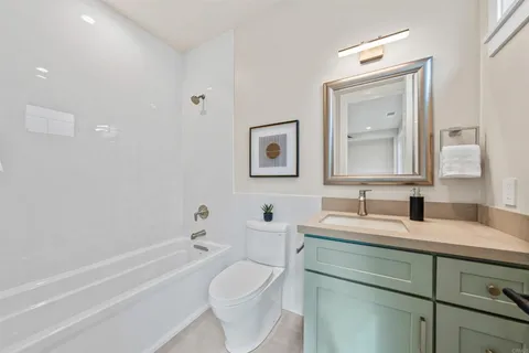 $3,750,000 | 305 J Avenue, Coronado, CA 92118