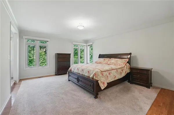 $820,000 | 6112 North Mattox Road, Kansas City, MO 64151