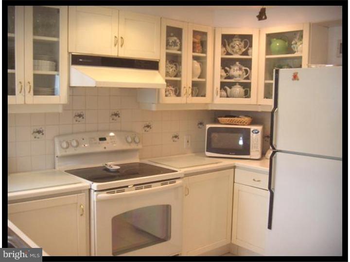 236 Frederick Road Havertown, PA 19083 - Photo 8 of 20 Kitchen