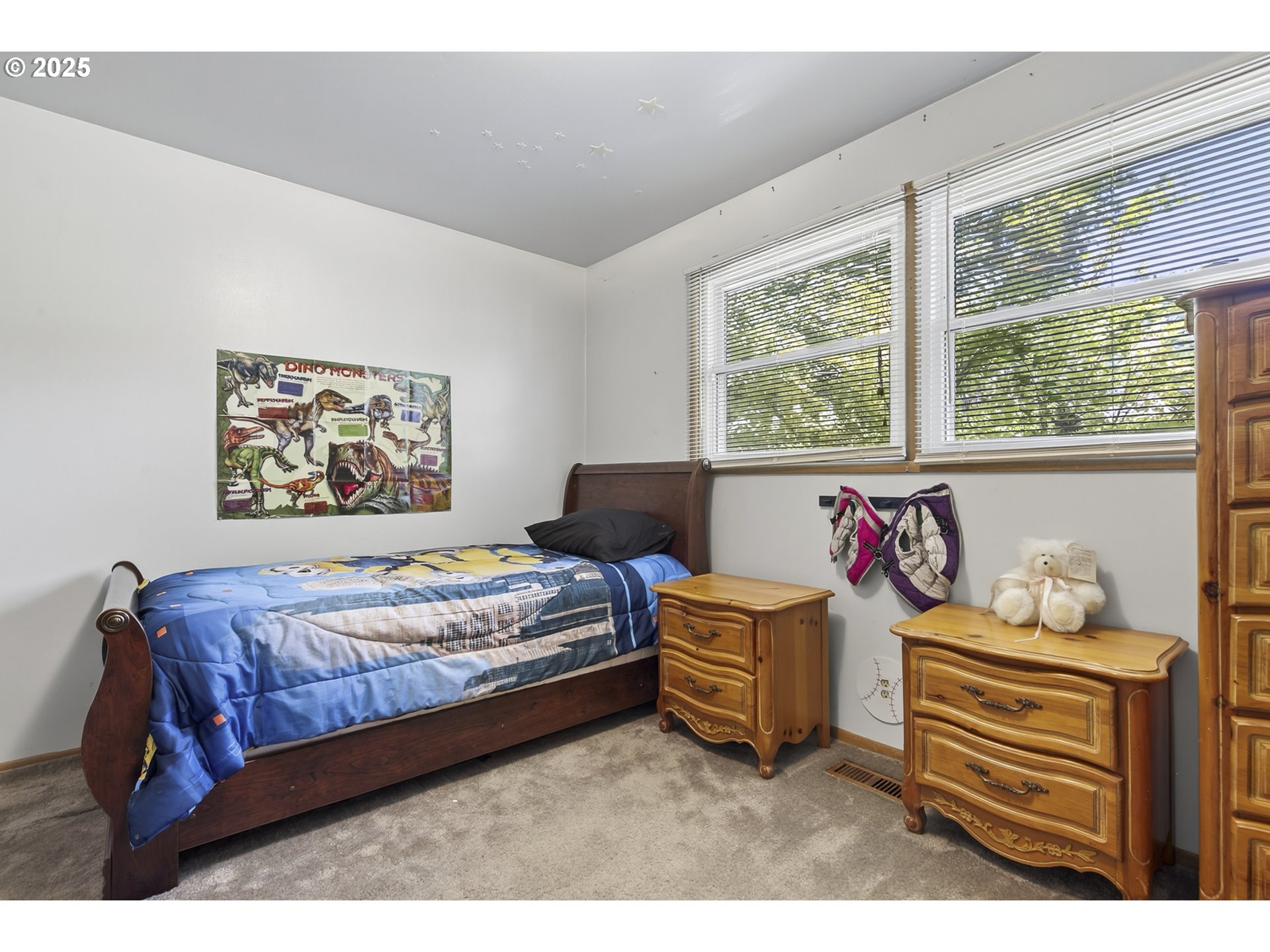 17821 Southeast Morrison Court Portland, OR 97233 - Photo 16 of 39