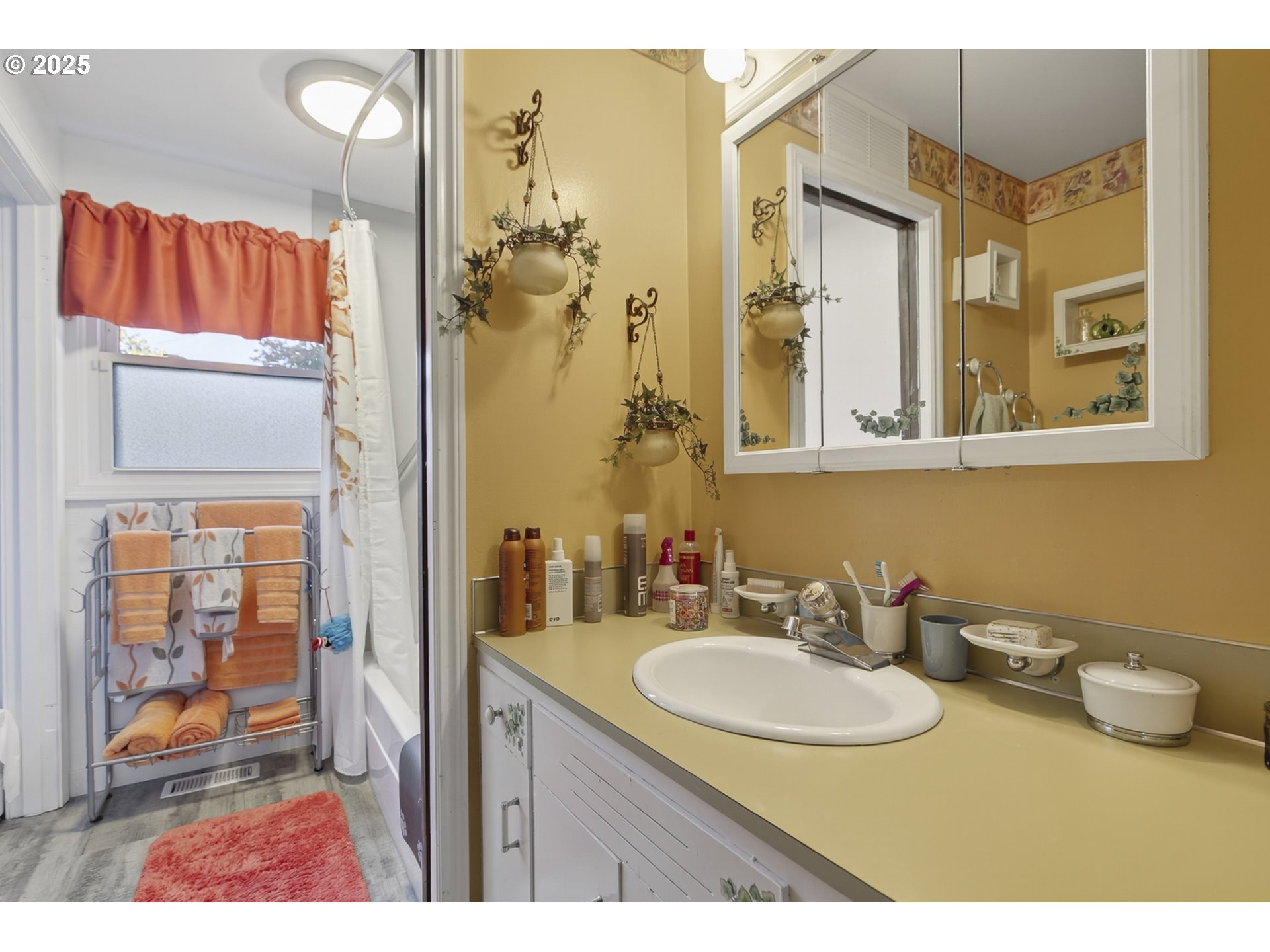 17821 Southeast Morrison Court Portland, OR 97233 - Photo 17 of 39