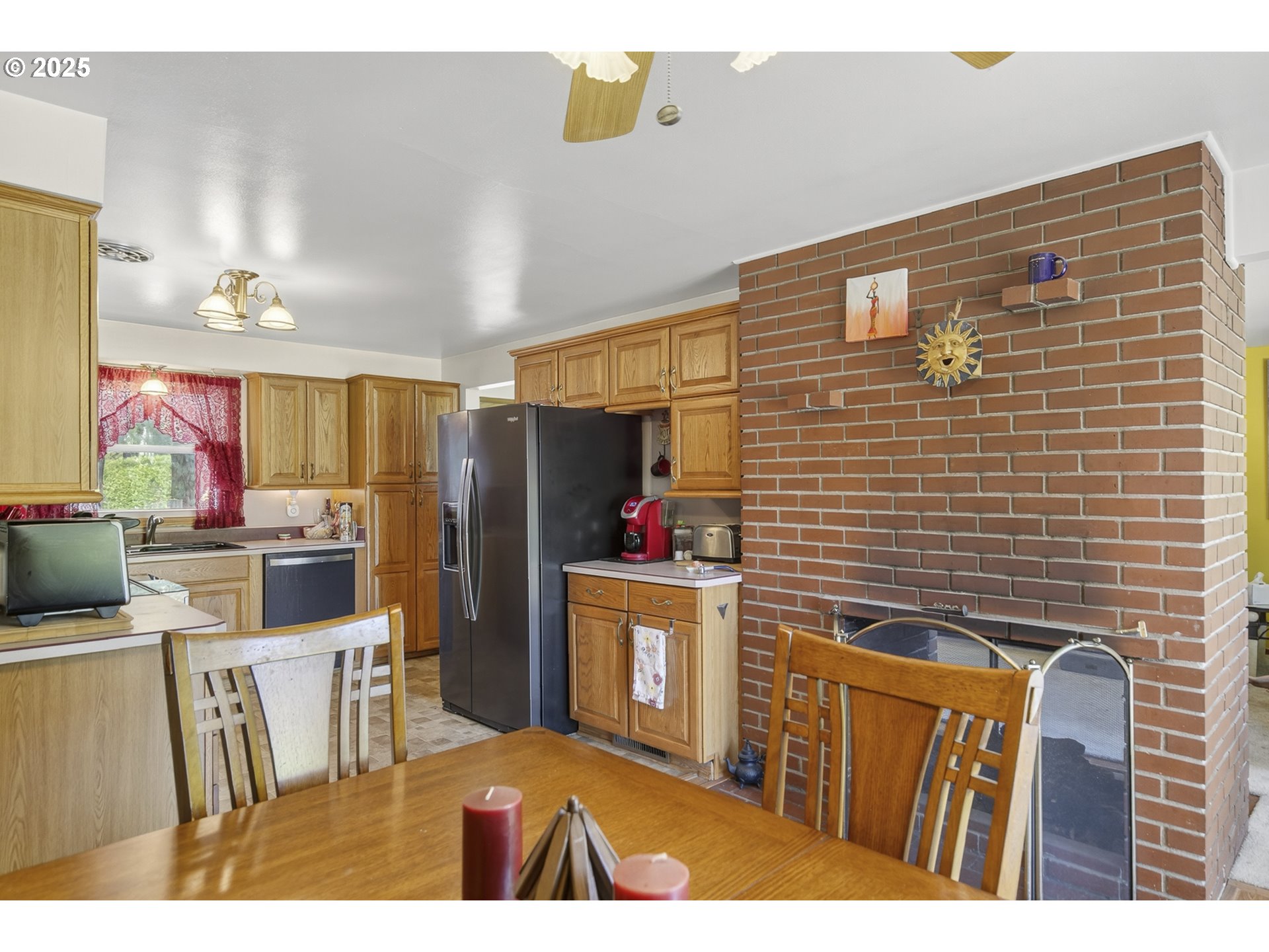 17821 Southeast Morrison Court Portland, OR 97233 - Photo 10 of 39