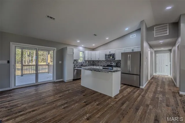 $279,900 | 23350 Marvel Drive, Lebanon, MO 65536