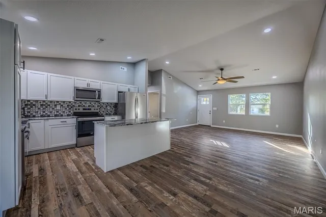 $279,900 | 23350 Marvel Drive, Lebanon, MO 65536