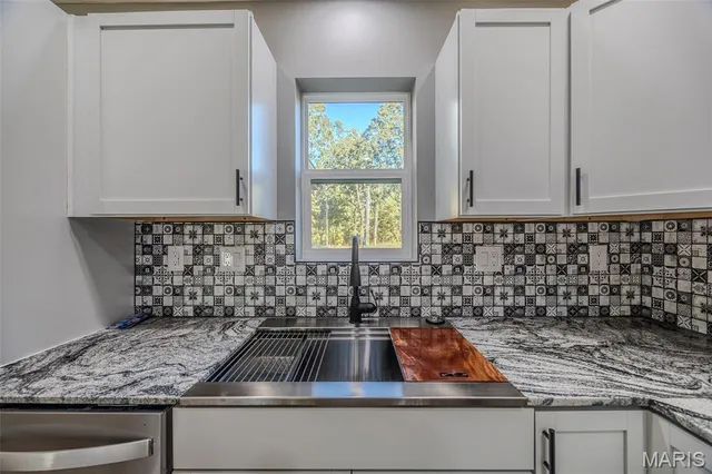 $279,900 | 23350 Marvel Drive, Lebanon, MO 65536