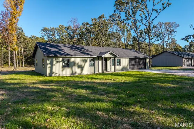 $279,900 | 23350 Marvel Drive, Lebanon, MO 65536