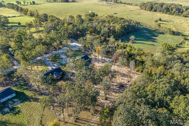 $279,900 | 23350 Marvel Drive, Lebanon, MO 65536