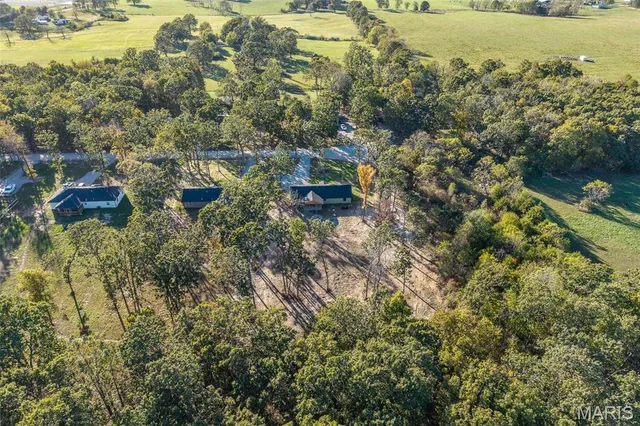 $279,900 | 23350 Marvel Drive, Lebanon, MO 65536