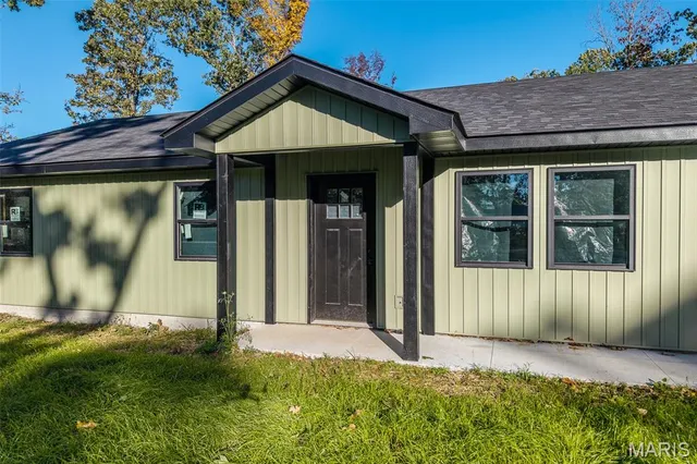 $279,900 | 23350 Marvel Drive, Lebanon, MO 65536