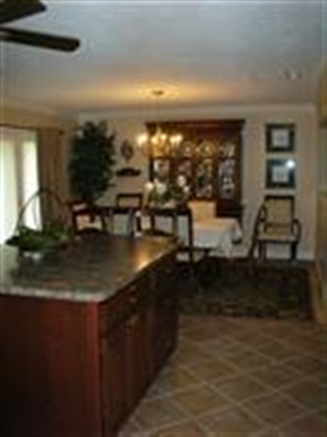 1103 South Johanson Road Peoria, IL 61607 - Photo 3 of 8 Gallery Image 3