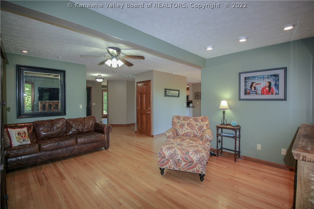 202 Travelers Ridge Winfield, WV 25213 - Photo 10 of 30 Gallery Image 10