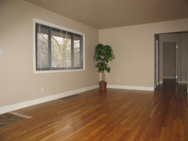 2475 Shrewsbury Road Columbus, OH 43221 - Photo 4 of 11