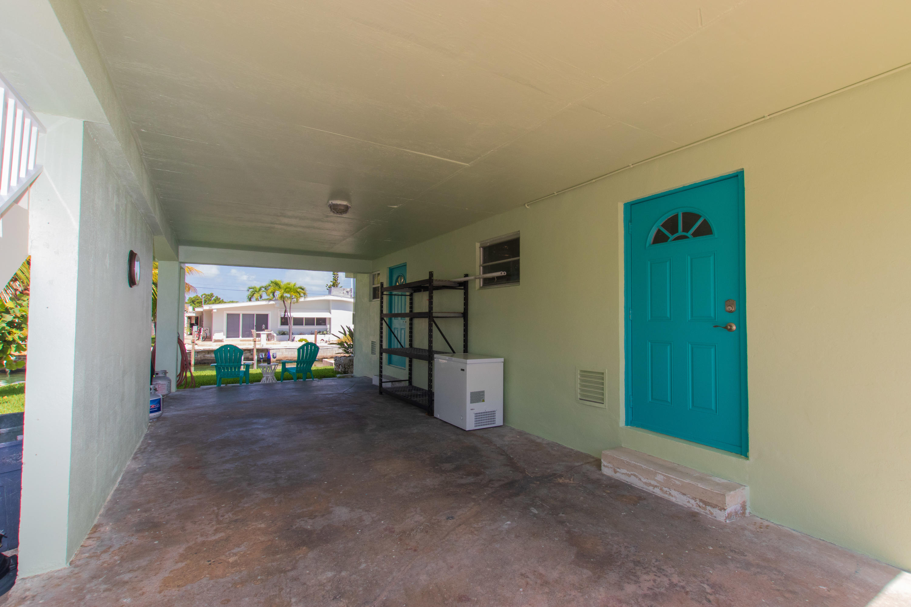 945 98th Street Marathon, FL 33050 - Photo 36 of 49 a view of a garage