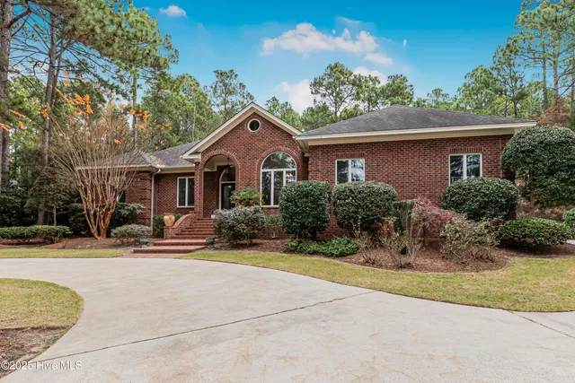 $685,000 | 214 Plantation Drive, Southern Pines, NC 28387