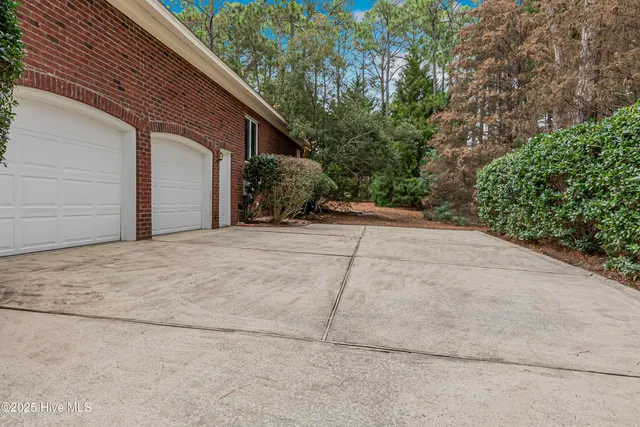 $685,000 | 214 Plantation Drive, Southern Pines, NC 28387