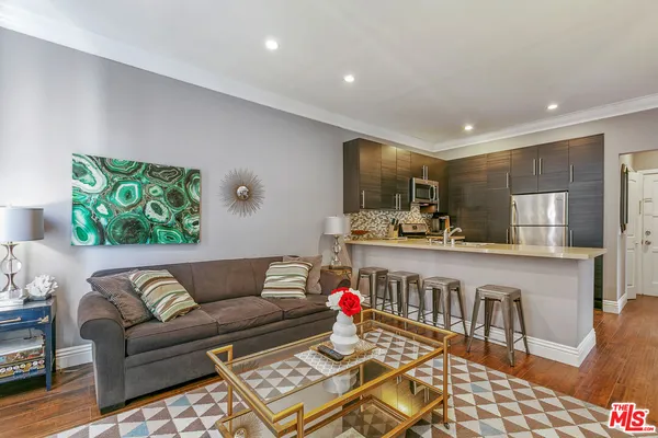 $2,695 | 7223 Willoughby Avenue, Unit 212, Los Angeles, CA 90046