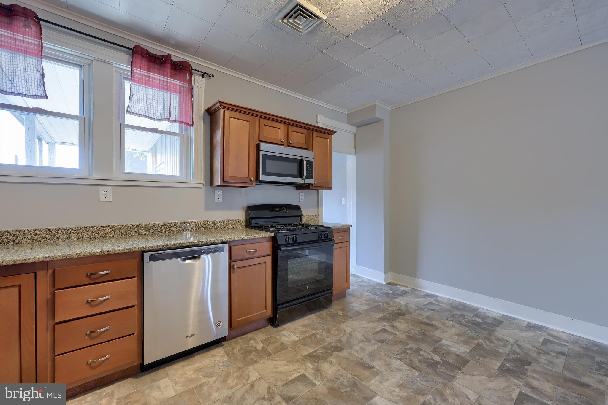 76 Front Street Lititz, PA 17543 - Photo 14 of 24