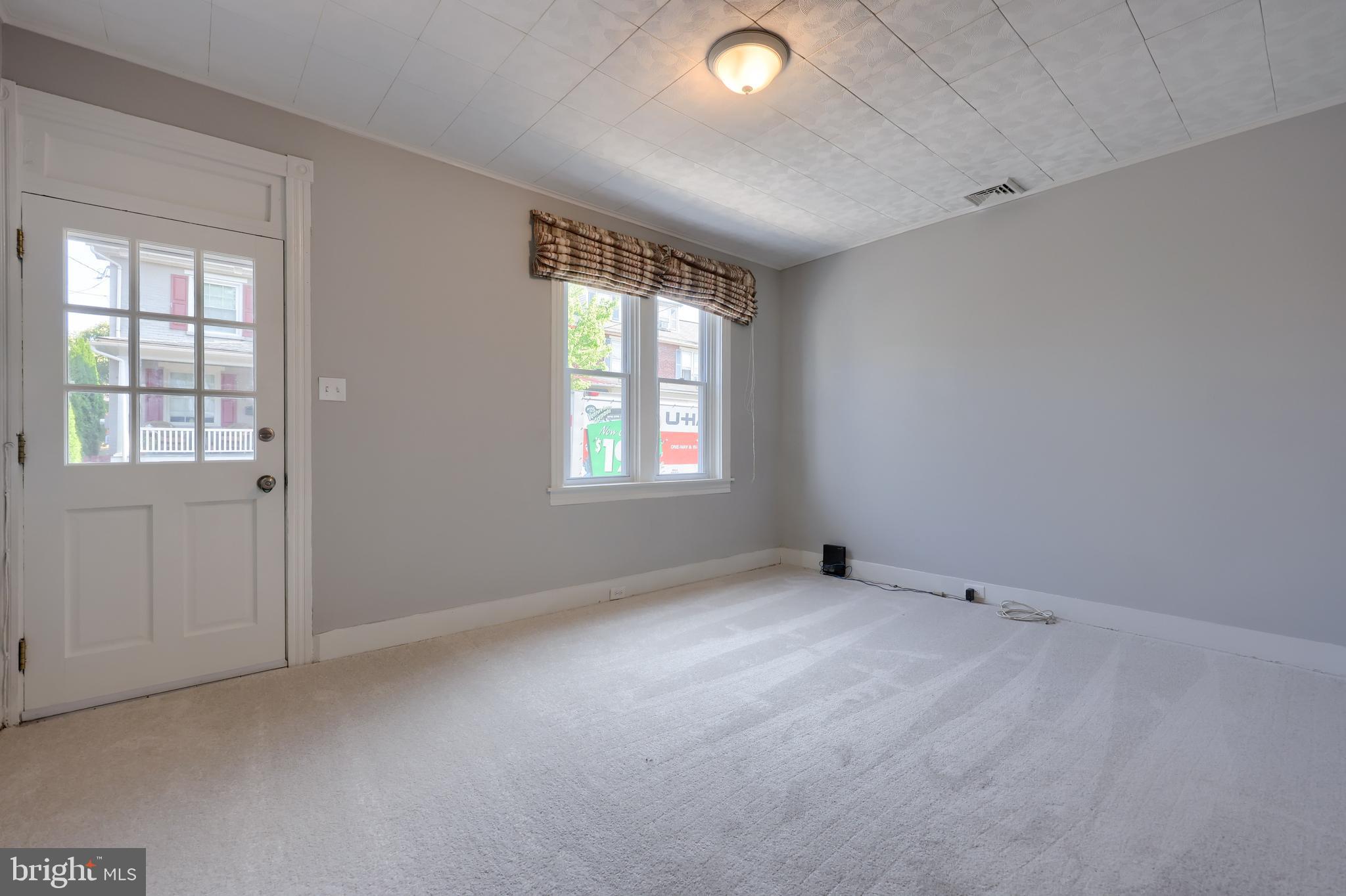 76 Front Street Lititz, PA 17543 - Photo 6 of 24