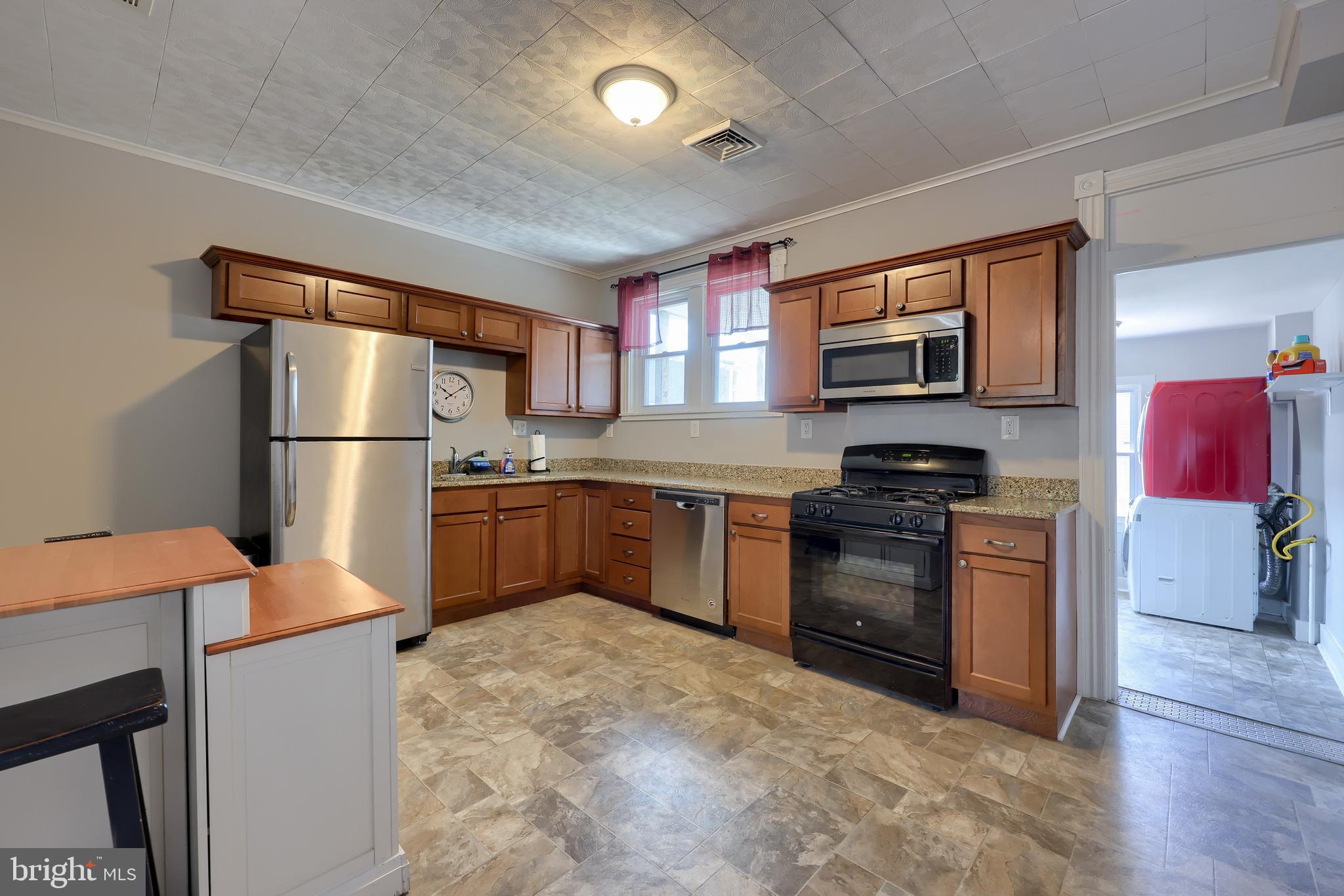 76 Front Street Lititz, PA 17543 - Photo 10 of 24