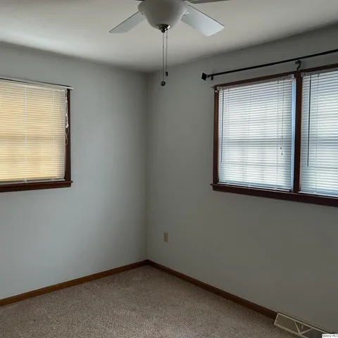 $1,400 | 1621 Aspen Drive, Quincy, IL 62305