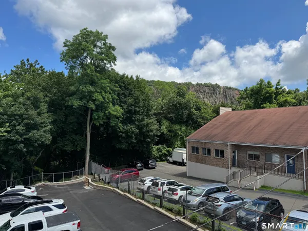 $1,850 | 1085 Whalley Avenue, Unit 4, New Haven, CT 06515