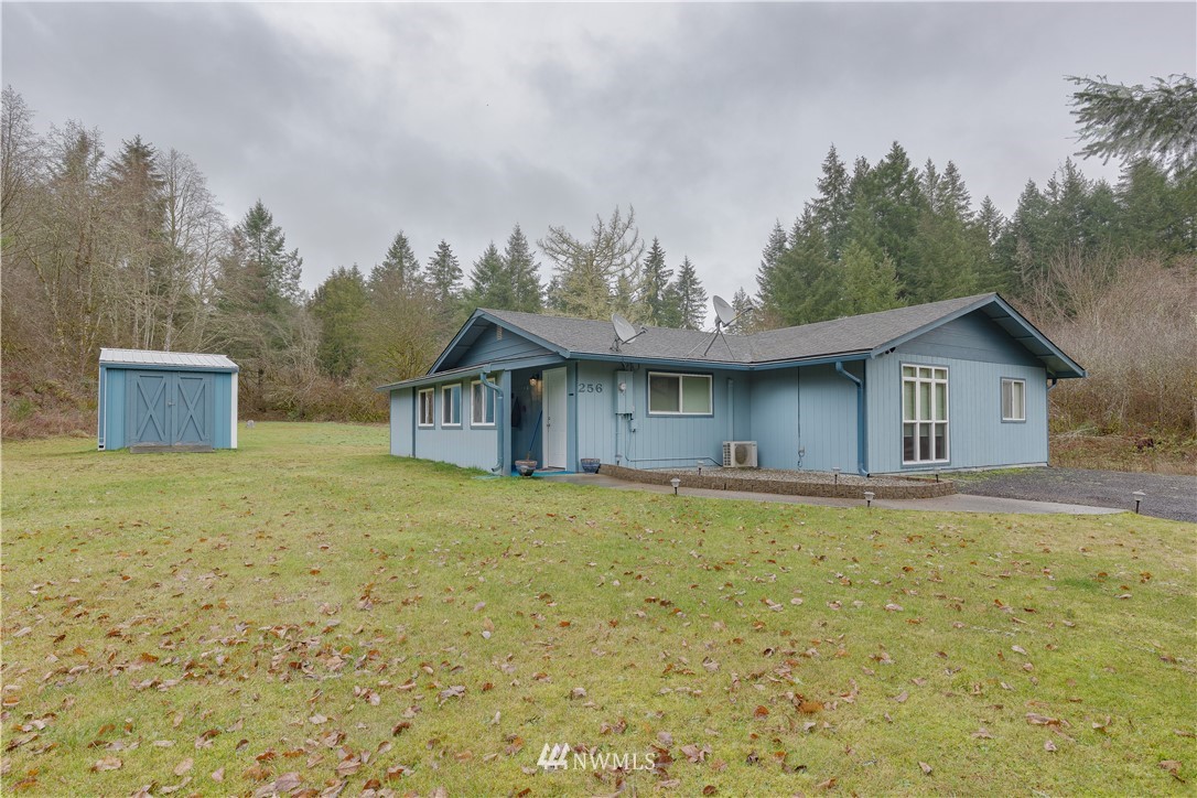 256 Hawkins Road Winlock, WA 98596 - Photo 2 of 25