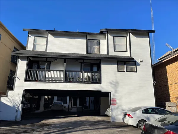 $900 | 912 West 22 1/2 Street, Unit J, Austin, TX 78705