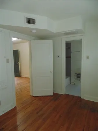 $900 | 912 West 22 1/2 Street, Unit J, Austin, TX 78705