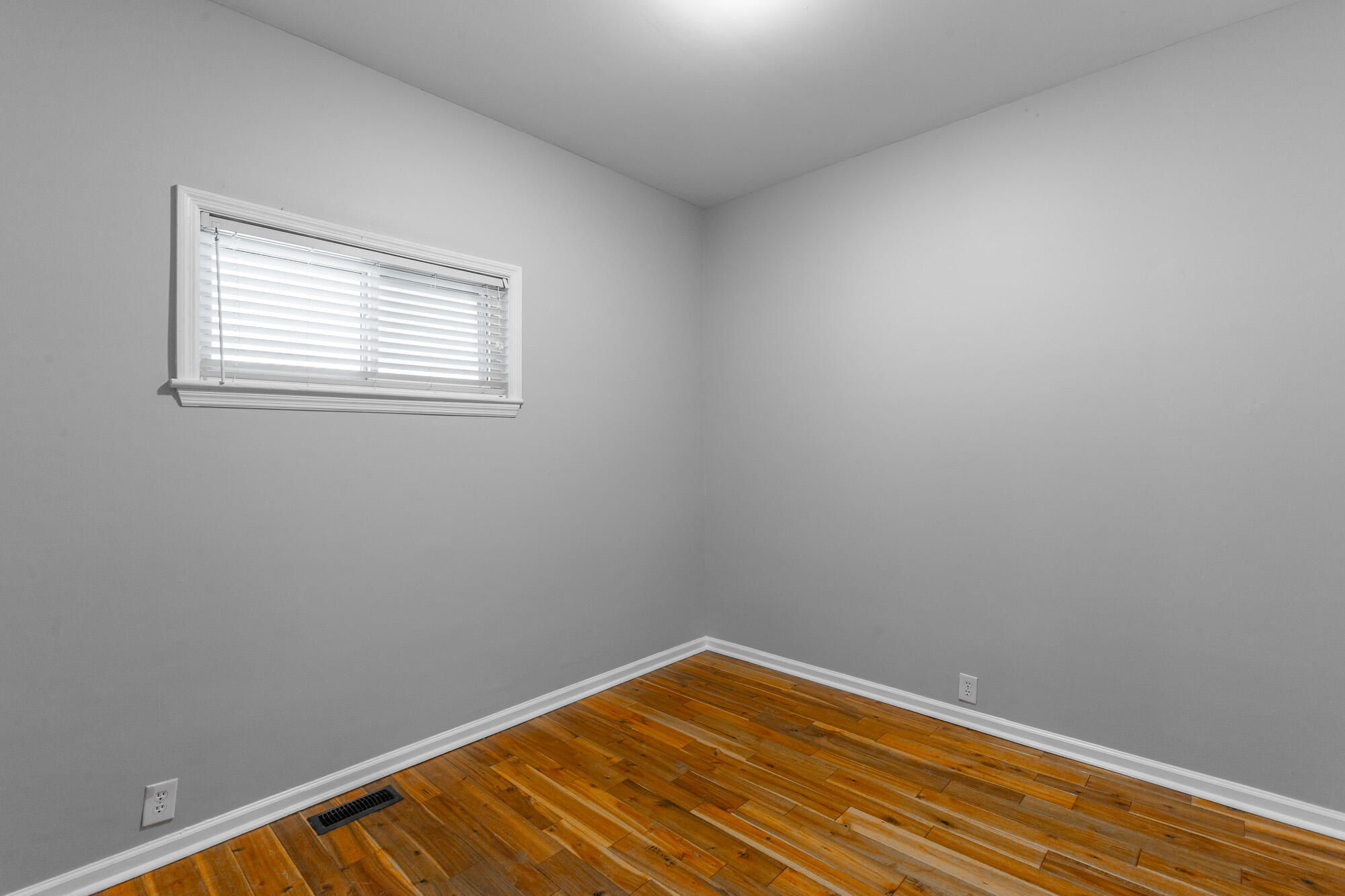 1908 Cleveland Avenue Chattanooga, TN 37404 - Photo 12 of 39 1908 Cleveland Avenue HD-18