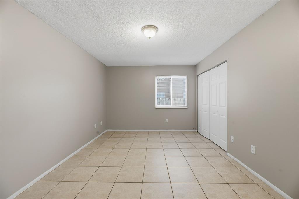 8666 Southwest 14th Street Pembroke Pines, FL 33025 - Photo 13 of 29