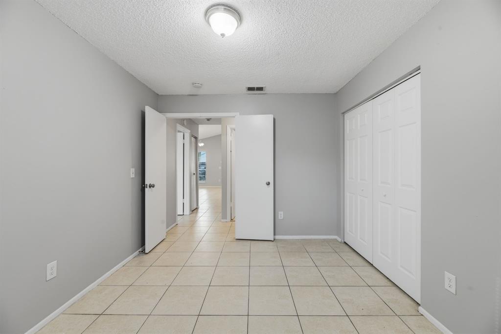 8666 Southwest 14th Street Pembroke Pines, FL 33025 - Photo 17 of 29