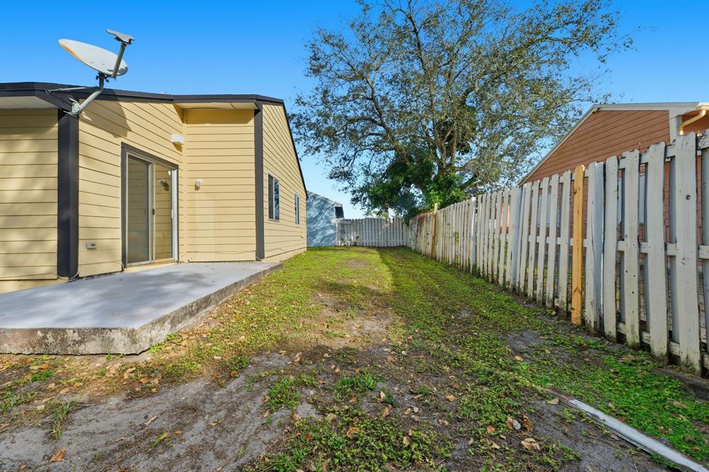 8666 Southwest 14th Street Pembroke Pines, FL 33025 - Photo 24 of 29