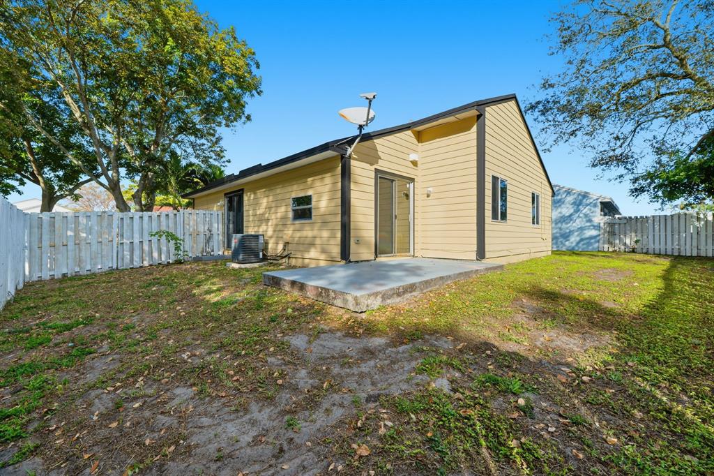 8666 Southwest 14th Street Pembroke Pines, FL 33025 - Photo 25 of 29