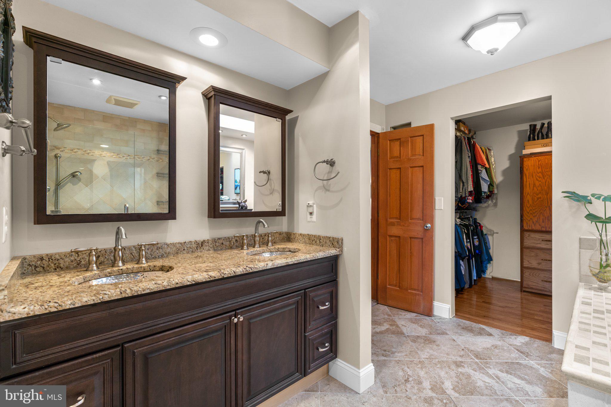 2810 Foxhound Road Ellicott City, MD 21042 - Photo 32 of 62 Primary Bathroom