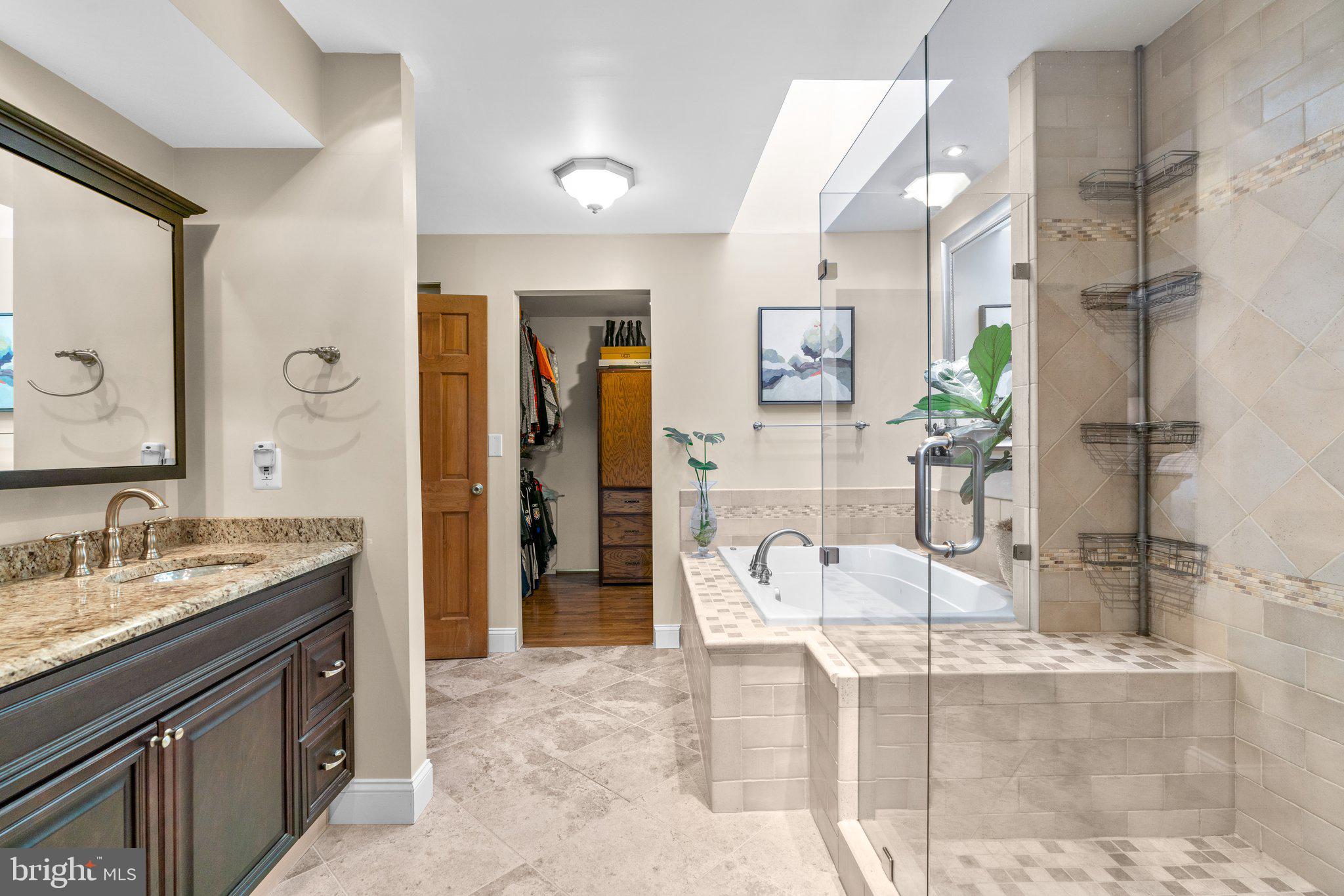 2810 Foxhound Road Ellicott City, MD 21042 - Photo 33 of 62 Primary Bathroom