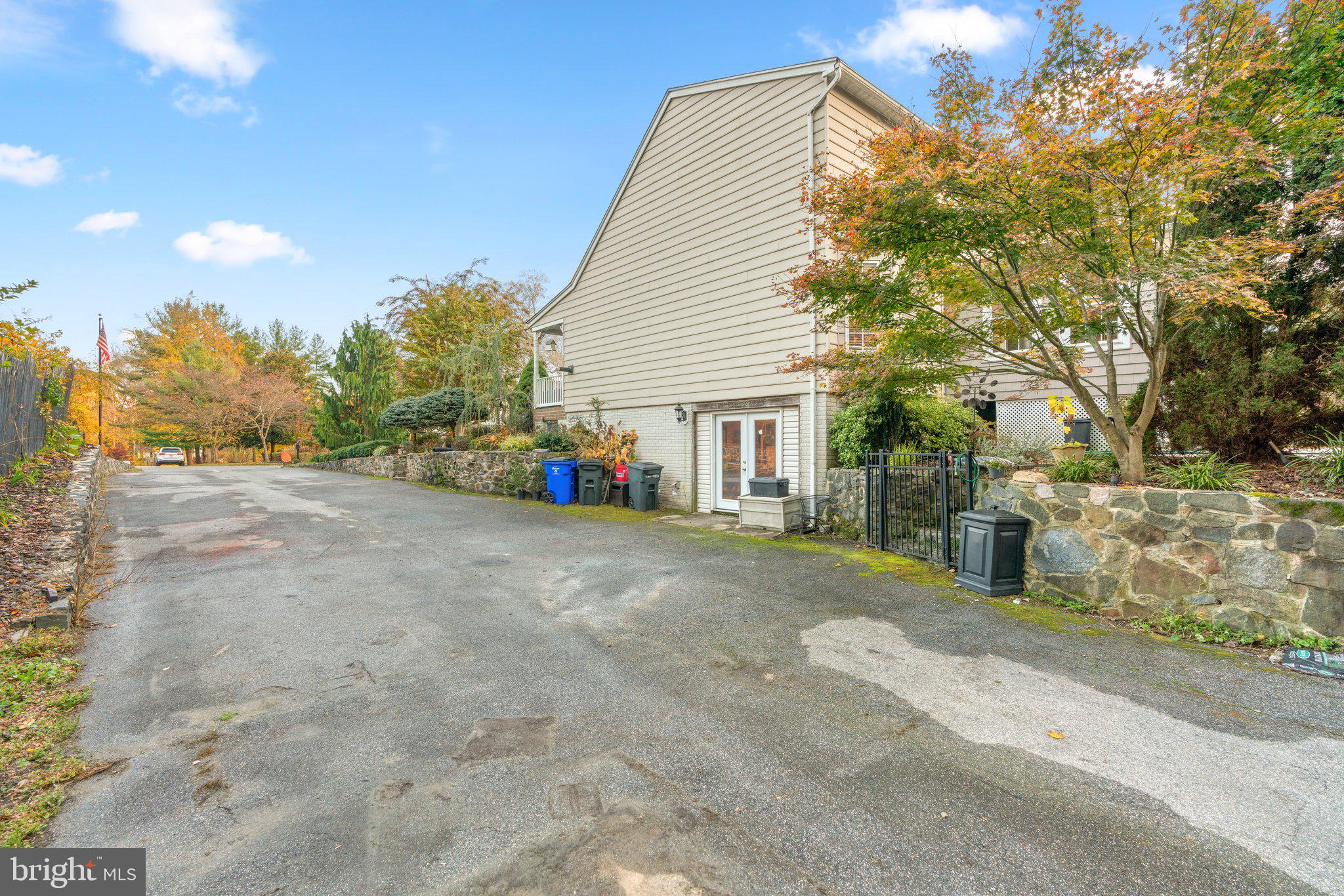2810 Foxhound Road Ellicott City, MD 21042 - Photo 55 of 62 Driveway