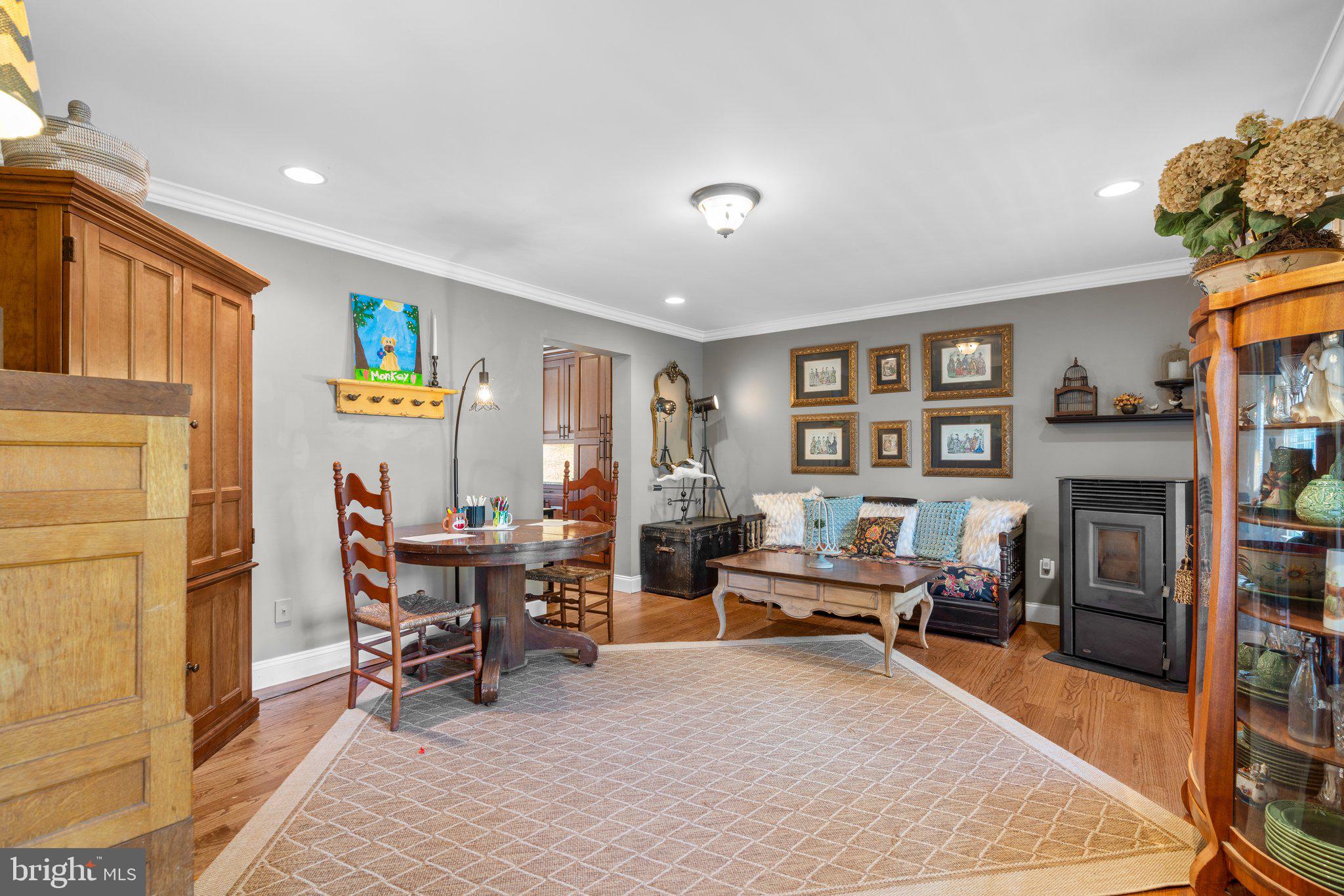 2810 Foxhound Road Ellicott City, MD 21042 - Photo 6 of 62 Living Room