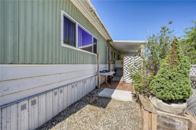 a view of a pathway of a house