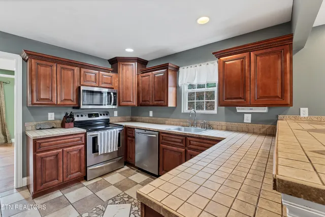 $650,000 | 7713 Sayne Lane, Knoxville, TN 37920