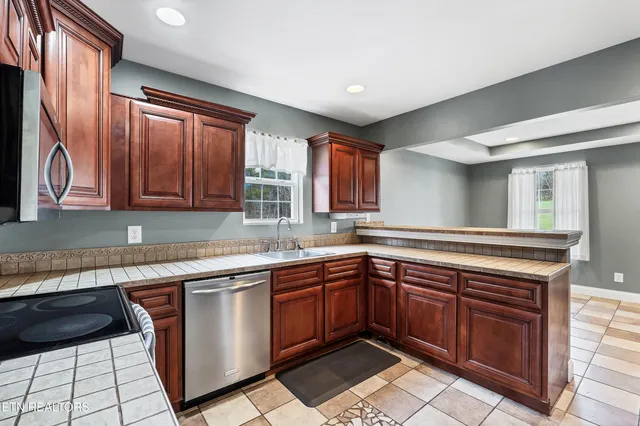 $650,000 | 7713 Sayne Lane, Knoxville, TN 37920