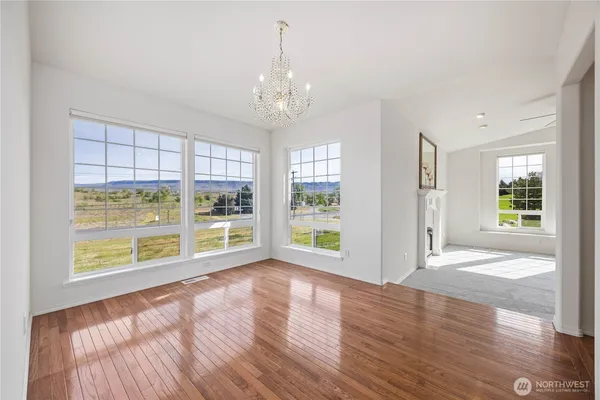 $869,900 | 3503 West Malaga Road, Malaga, WA 98828