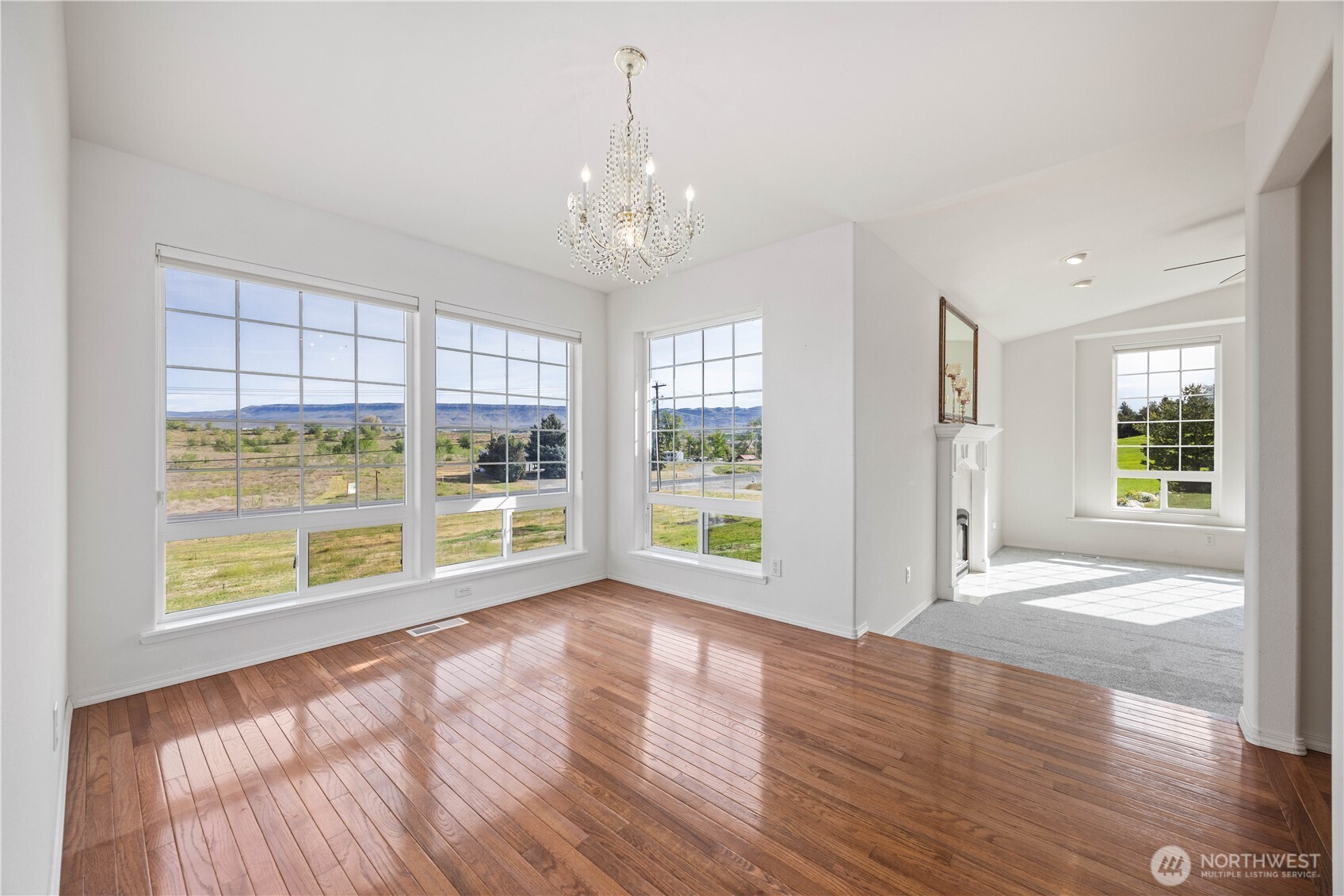3503 West Malaga Road Malaga, WA 98828 - Photo 11 of 38