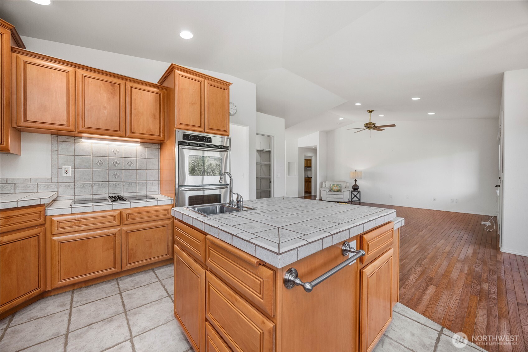 3503 West Malaga Road Malaga, WA 98828 - Photo 16 of 38
