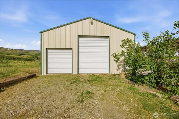 $869,900 | 3503 West Malaga Road, Malaga, WA 98828