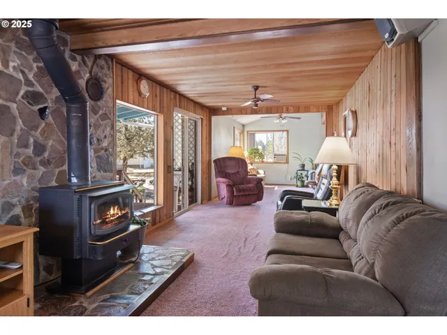 $425,000 | 7683 Southwest Drake Drive, Culver, OR 97734